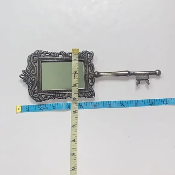Vintage Style Hand Mirror Skeleton Key Picture Frame Wonderland Made In India - Picture 10 of 12